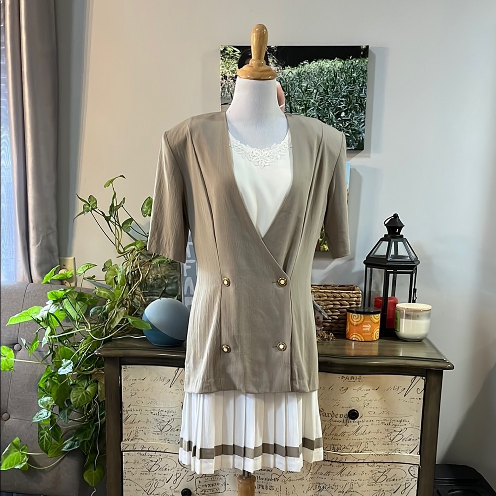 VINTAGE DAWN JOY DOUBLE BREASTED JACKET AND PLEATED SKIRT SET TAN WHITE SIZE 6 - Picture 7 of 17